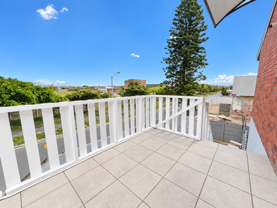 6 Bedroom Property for Sale in Rugby Western Cape